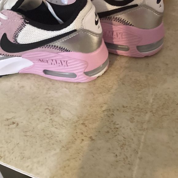 - NWT Womens Nike Air Max Excee  Athletic Shoe in size 6 Pink, white, grey… - Picture 7 of 12